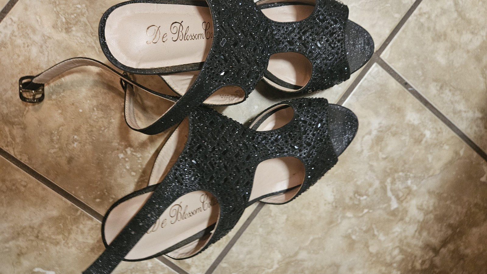 Lot Of 4 Pairs Of women Shoes in great condition