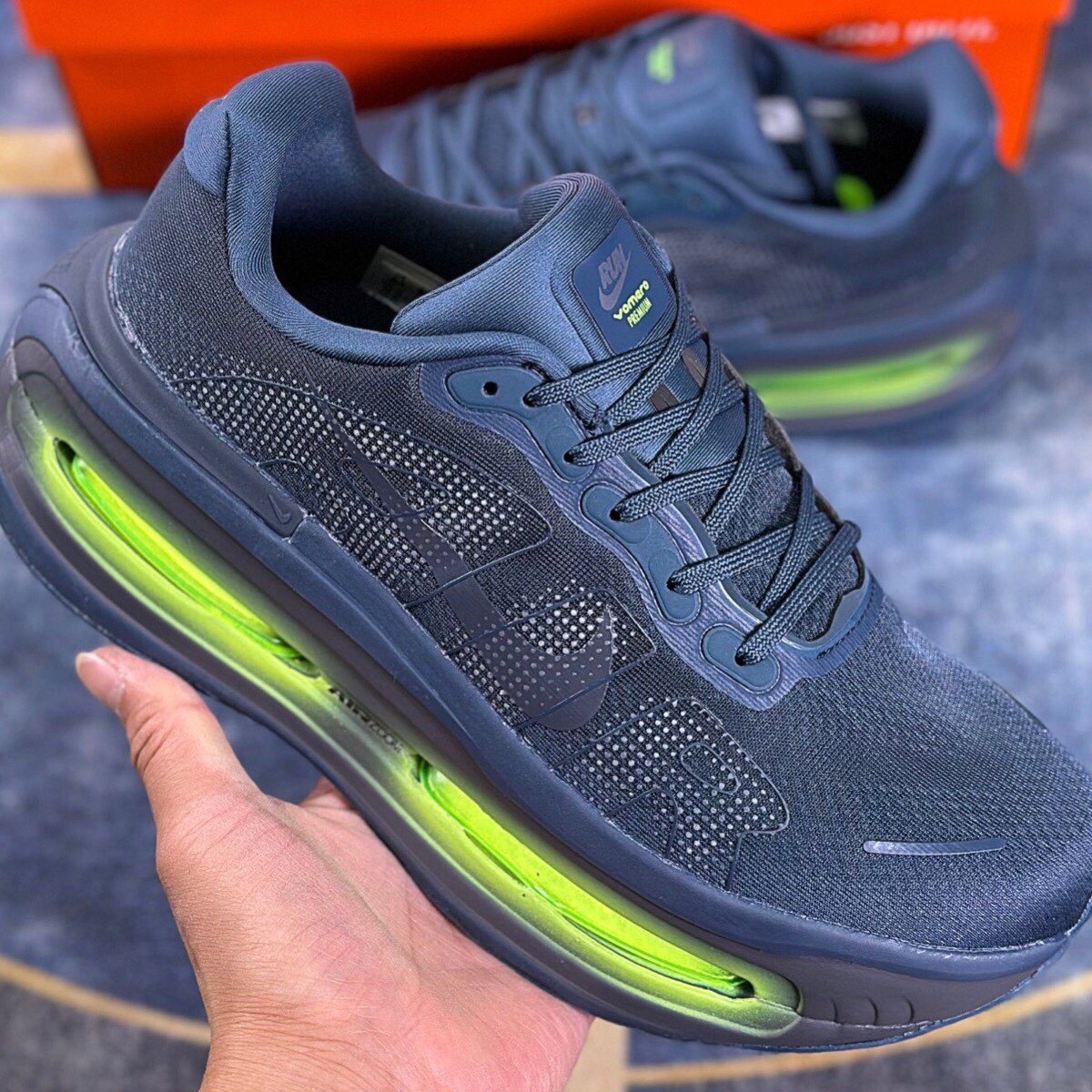 🛒 Deep Blue Green Nike Vomero Premium Men’s Sneaker Shoes