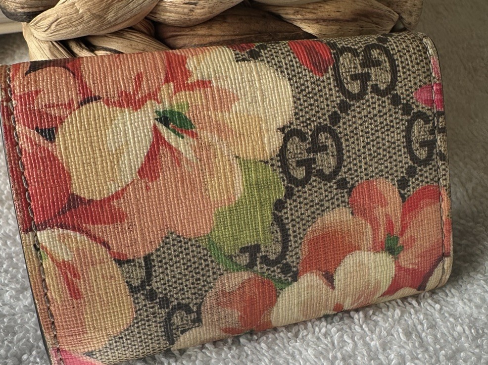 Authentic Gucci GG Blooms Supreme Floral 6 Ring Key Holder Case Wallet Italy