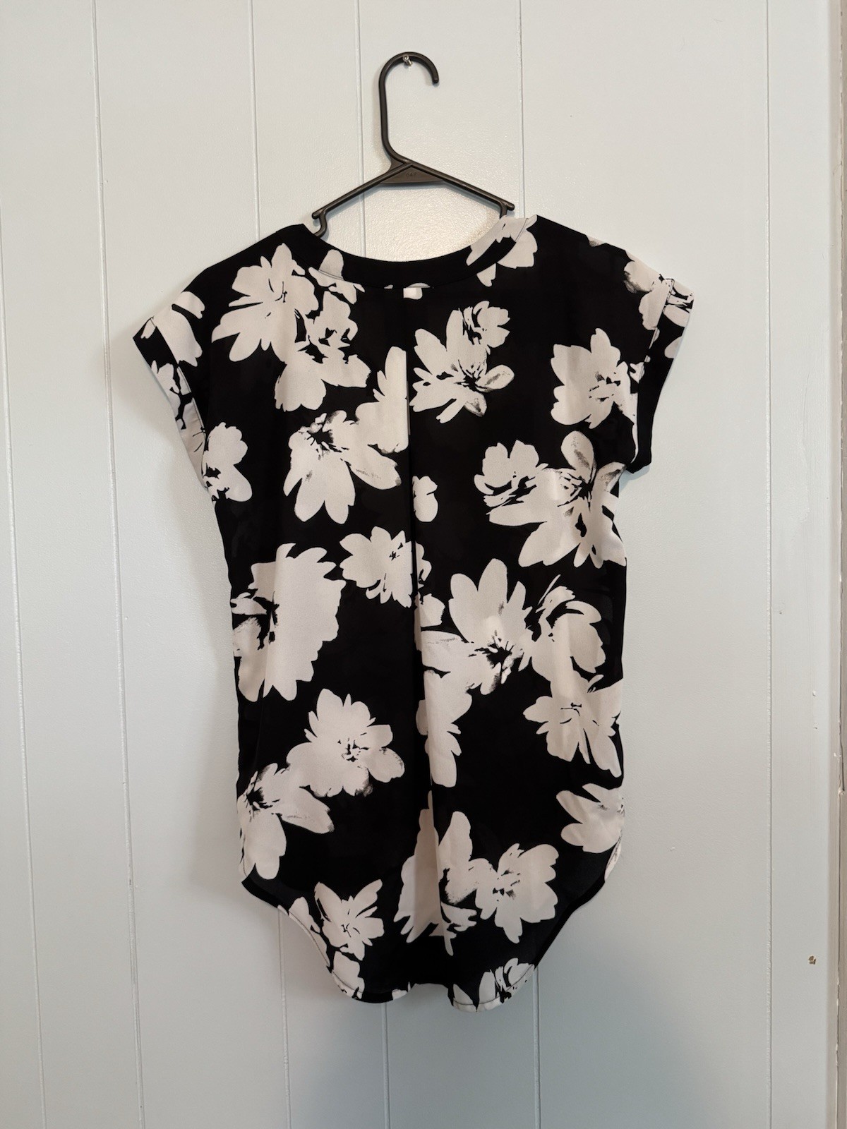 Simply Vera Vera Wang Black White Floral Round Neck Chiffon Pullover Blouse XS