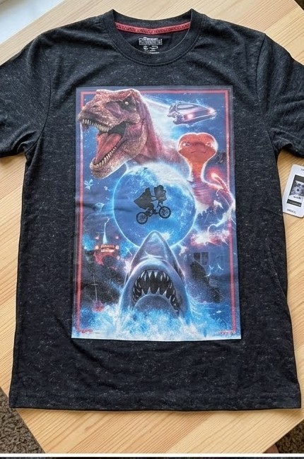 Universal Studios Jurassic Park Jaws ET Back To Future Holographic Tee Shirt S