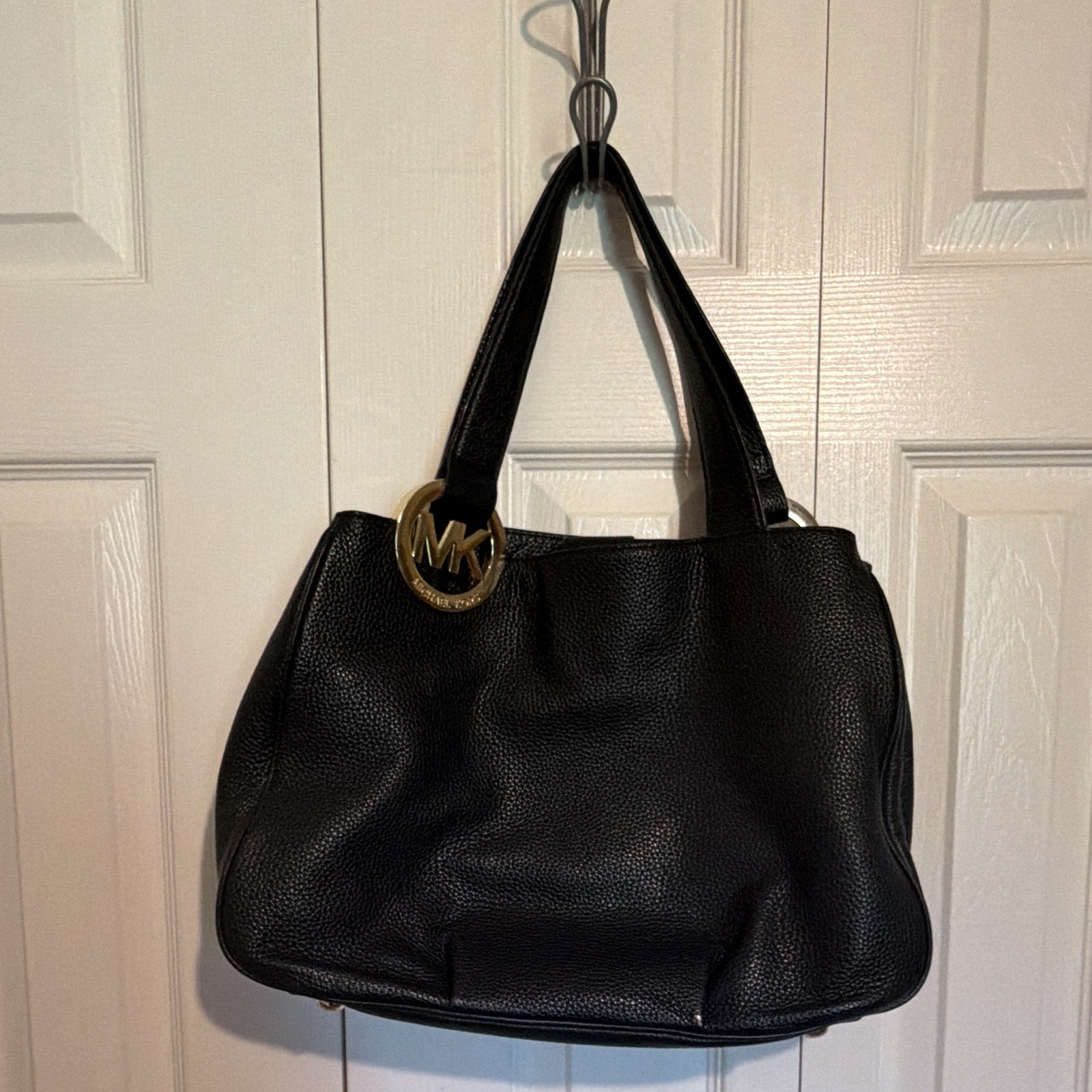 Michael Kors Black Pebbled Shoulder Bag Gold Hardware Logo Charm Zip Magnetic