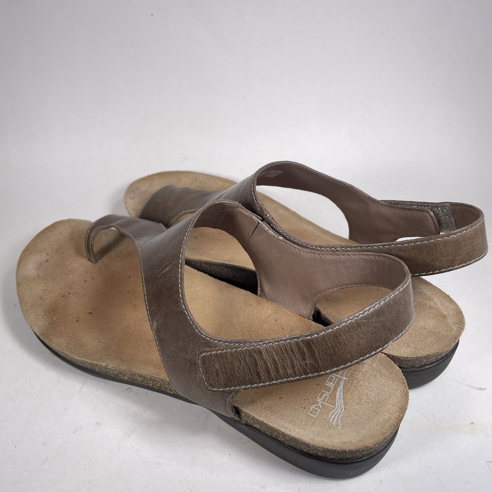 Size 42 – Dansko Reece Stone Women’s Loop Sandal Thong Toe Strap Brown