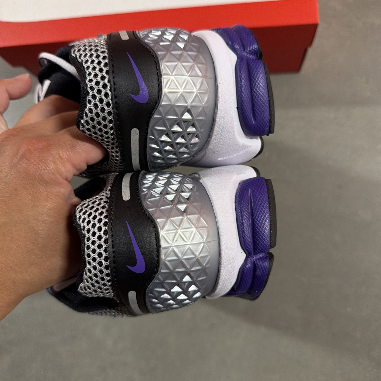 Nike Air Zoom Vomero 5 Metallic Silver Court Purple IM2220-095 Size 9.5 New