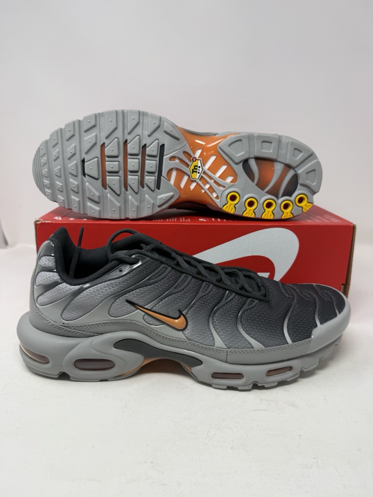Nike Air Max Plus Light Smoke Grey Orange Running Sneakers DM0032-037 Mens Sizes