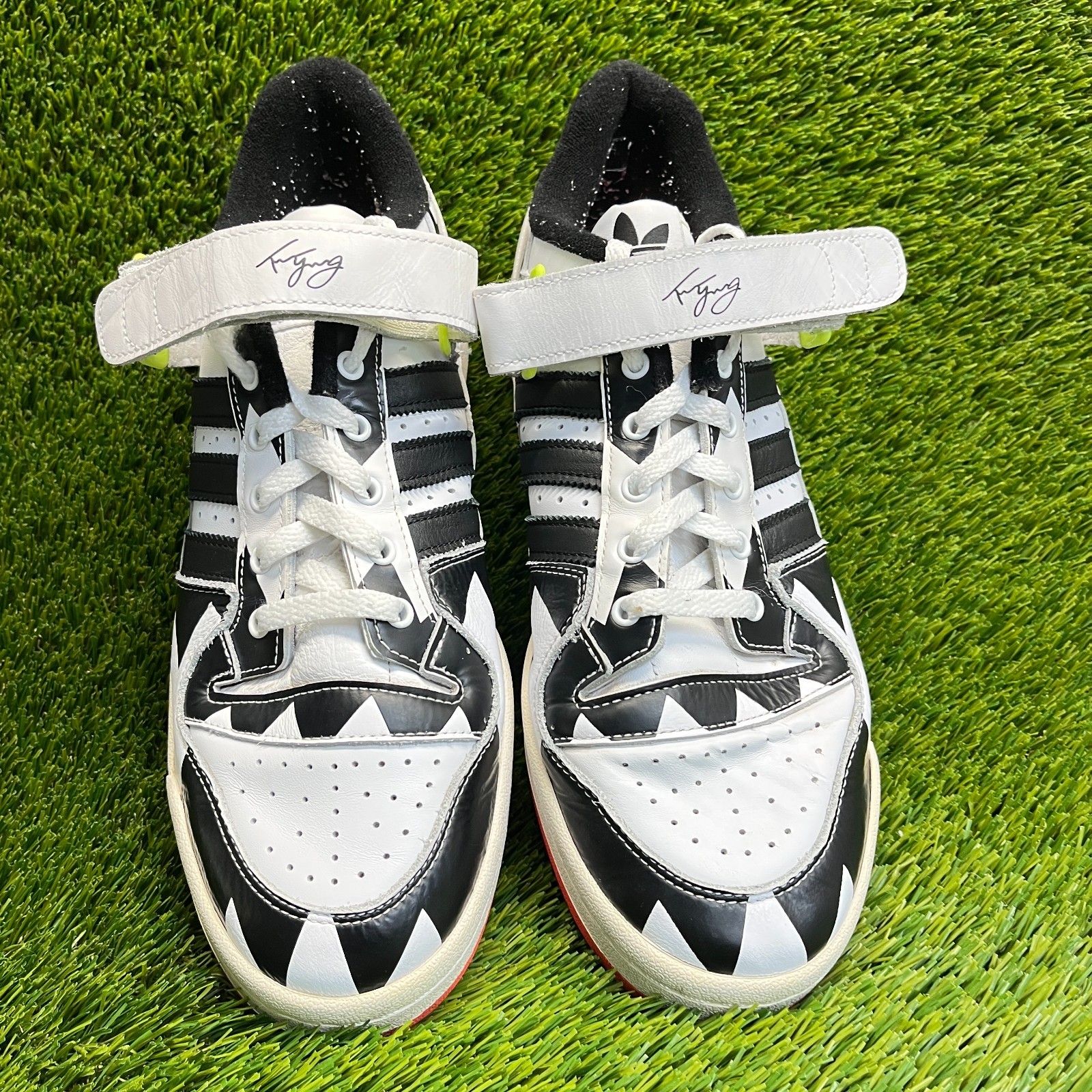 Adidas Forum Low Trae Young Mens Size 11.5 White Black Athletic Shoes Sneakers