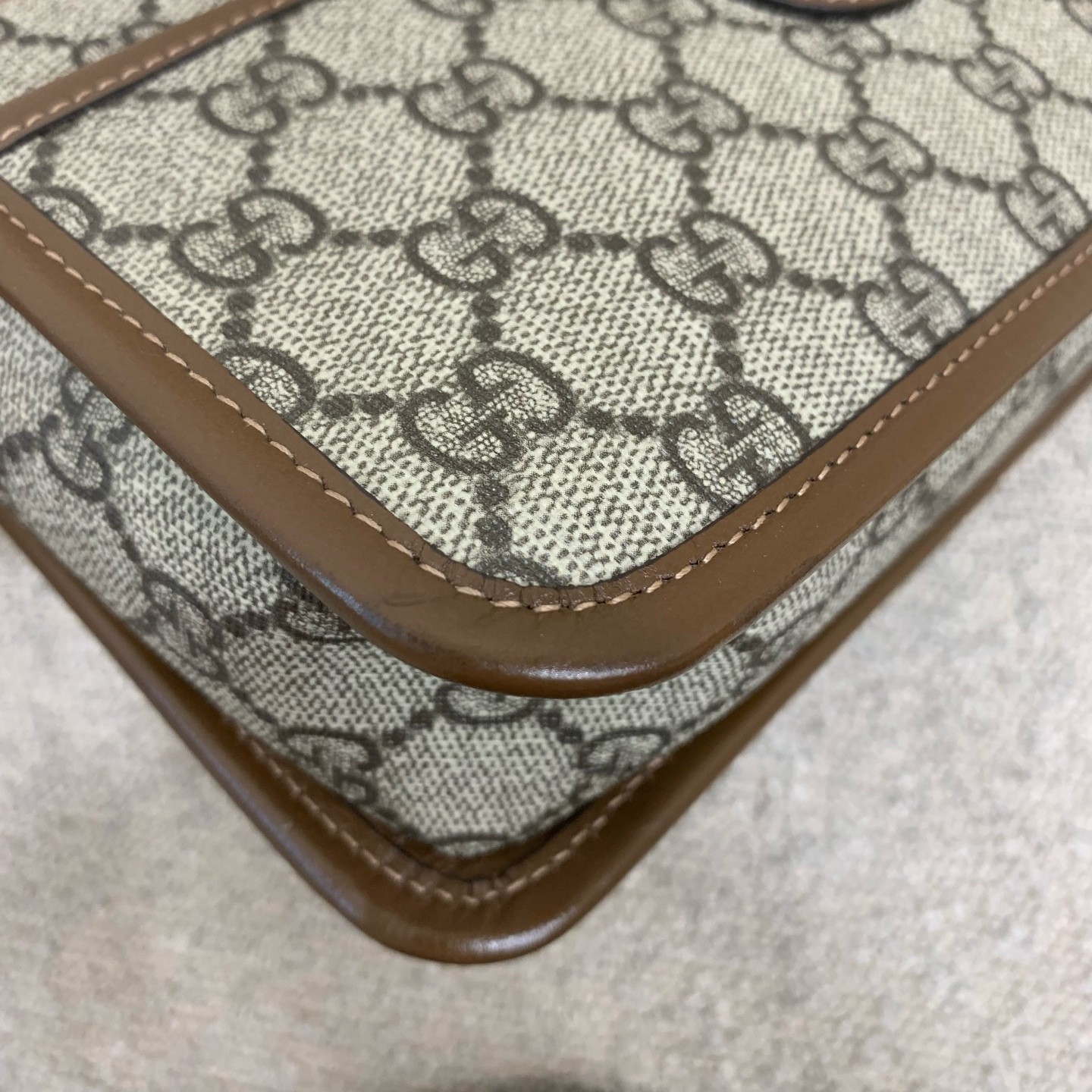 Gucci GG Supreme 22cm Beige Brown Canvas Crossbody Camera Bag Duty Paid