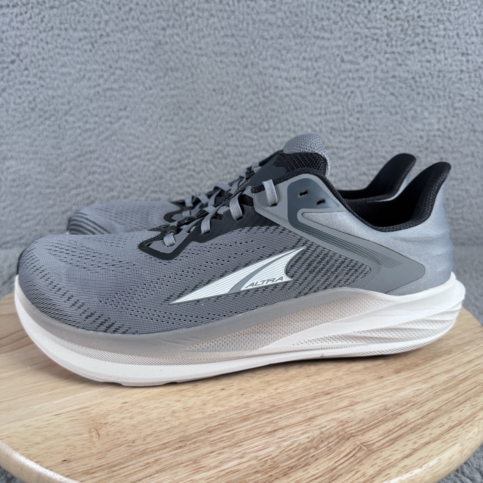Altra Torin 8 Mens Size 10.5 Dark Shadow Grey Road Running Shoes AL0A85QE222