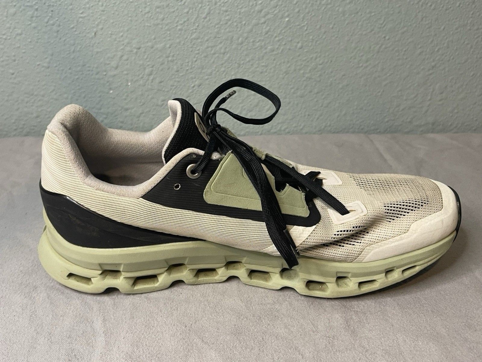 On Cloud Cloudstratus 2 Womens Sz 11 Running Shoes Sneakers Sage White 39.98997