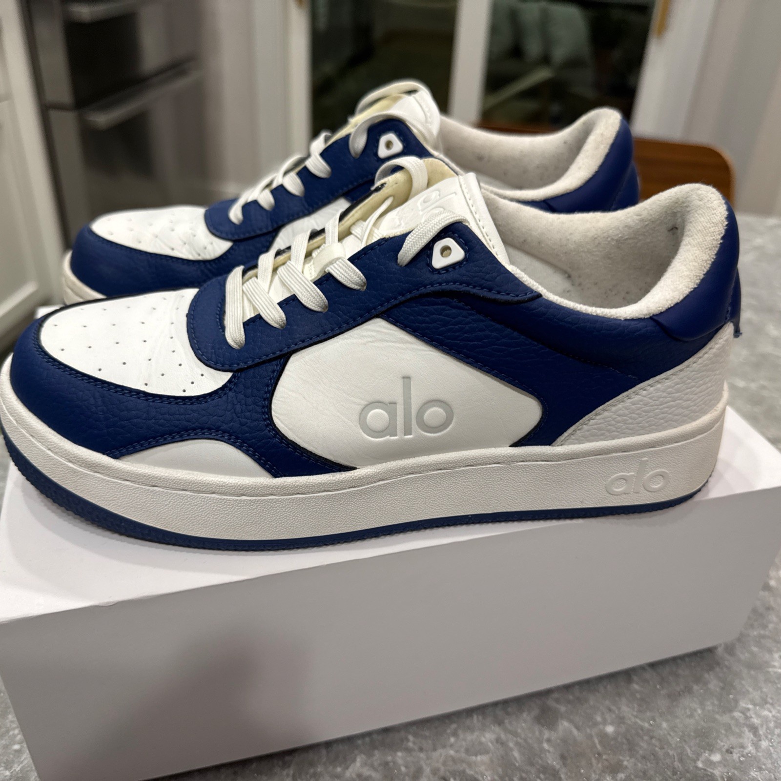 ALO Yoga Recovery Mode Sneakers Men’s 8.5 Women’s 10 Style A0685U – PreOwned