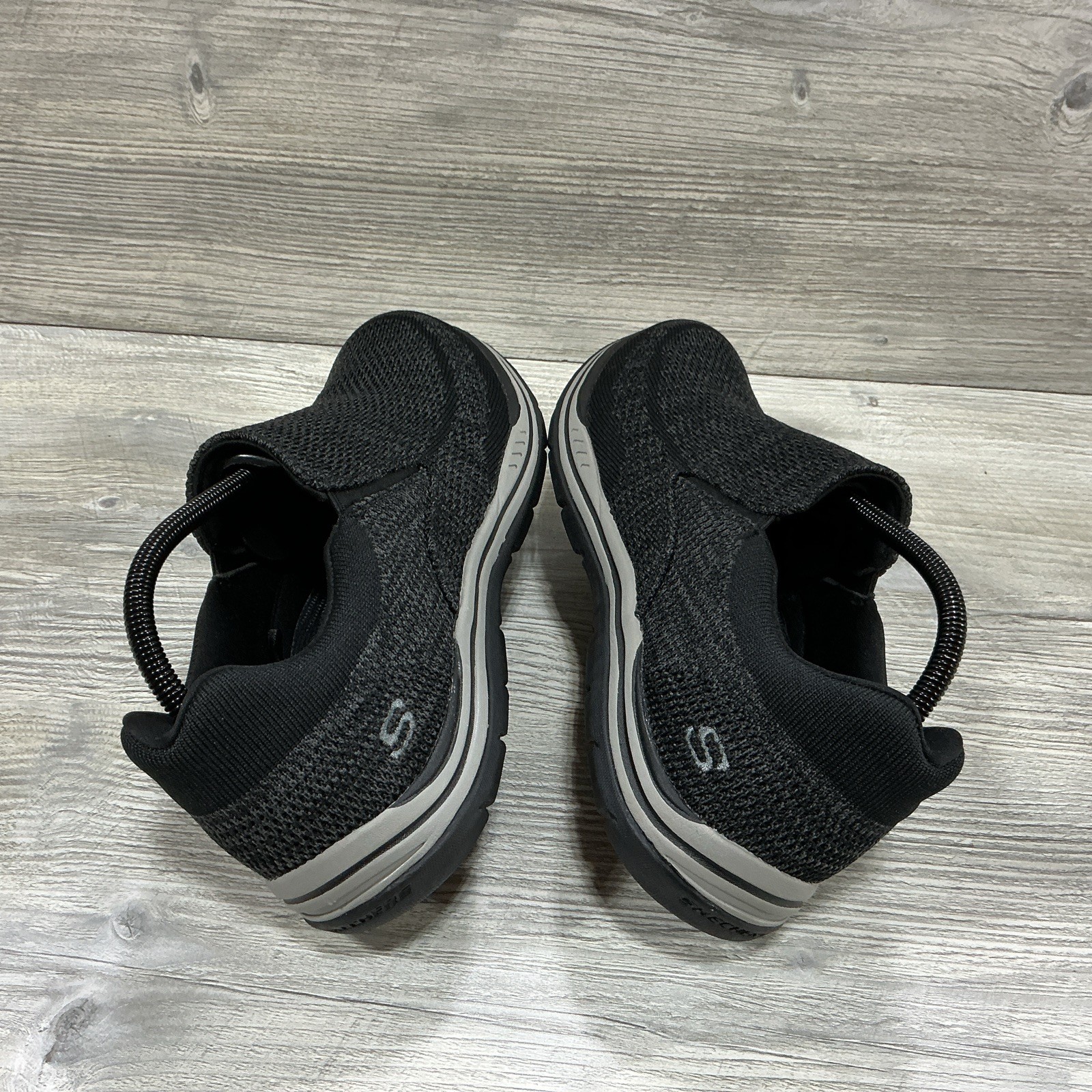 Skechers Relaxed Fit Arago Shoes Mens Size 9.5 Black Grey Fabric Slip On 204000