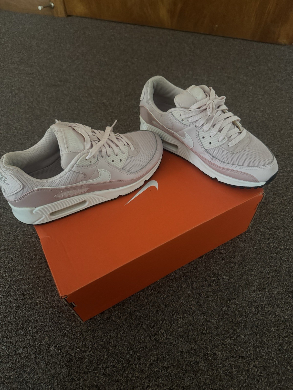 Nike Air Max 90 Low Top Lace-Up Sneakers Pink/White Rubber Outsole