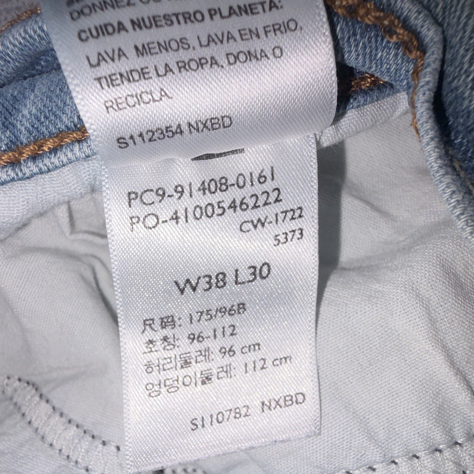 Signature by Levi Strauss & Co. Men’s Relaxed Straight Blue Light Wash Denim