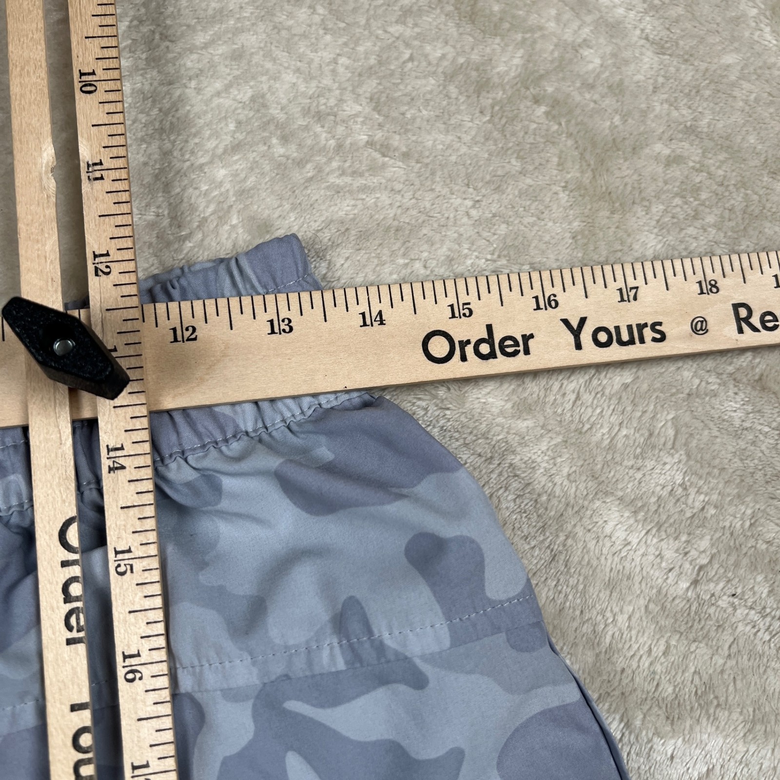 Vuori Dash Shorts Womens M Camo Performance Running Athletic Elastic Lined