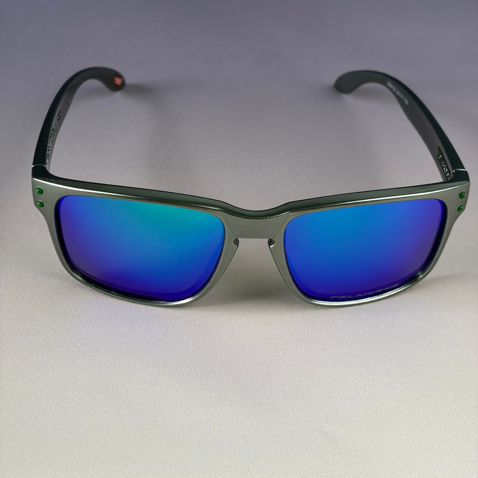 Oakley Holbrook Sunglasses Grey Green Frame Blue Mirror Polarized 9102 W/ Box