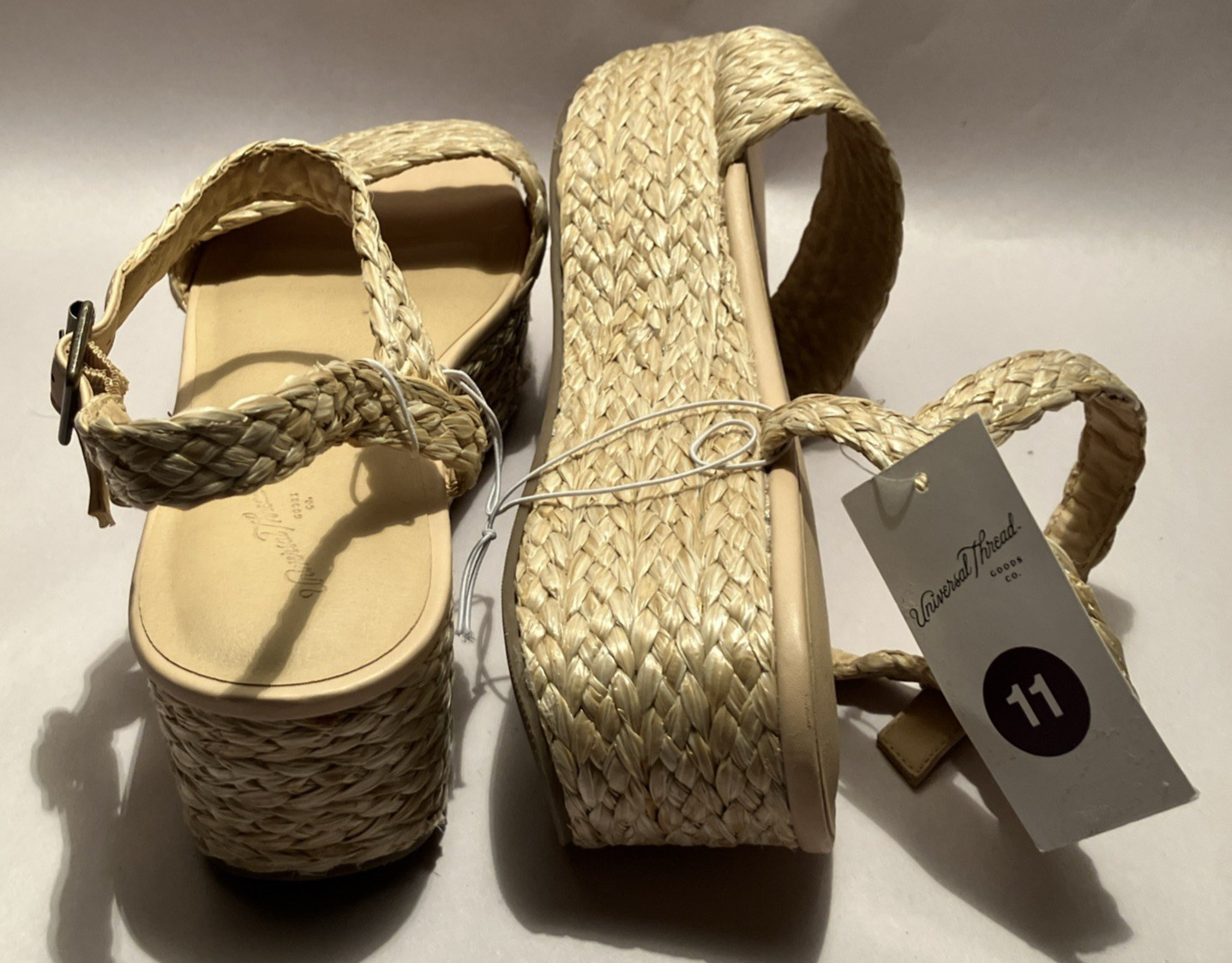 NWT Universal Thread Aurora Womens 11 Tan Straw Platform Cushion Insole Sandals