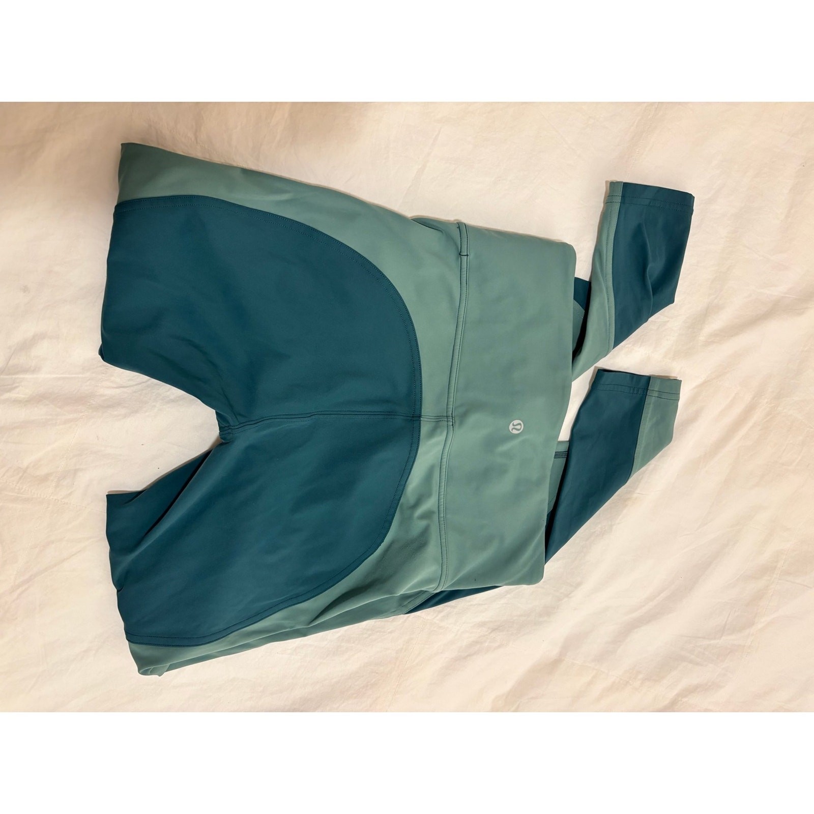 Lululemon Wake & Train Tight *28″ Green Jasper / Frosted Pine Size 6 Nulux