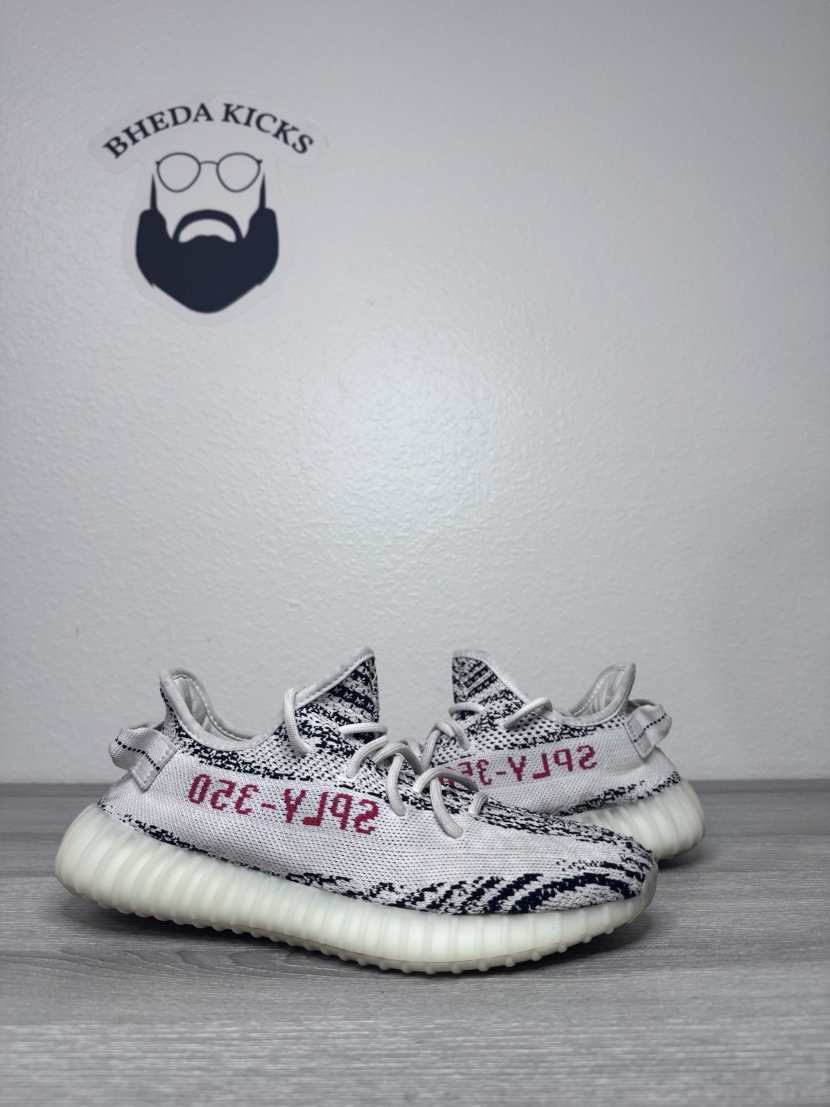 Size 8 – Adidas Yeezy Boost 350 V2 “Zebra” Men’s CP9654 Preowned Sneaker