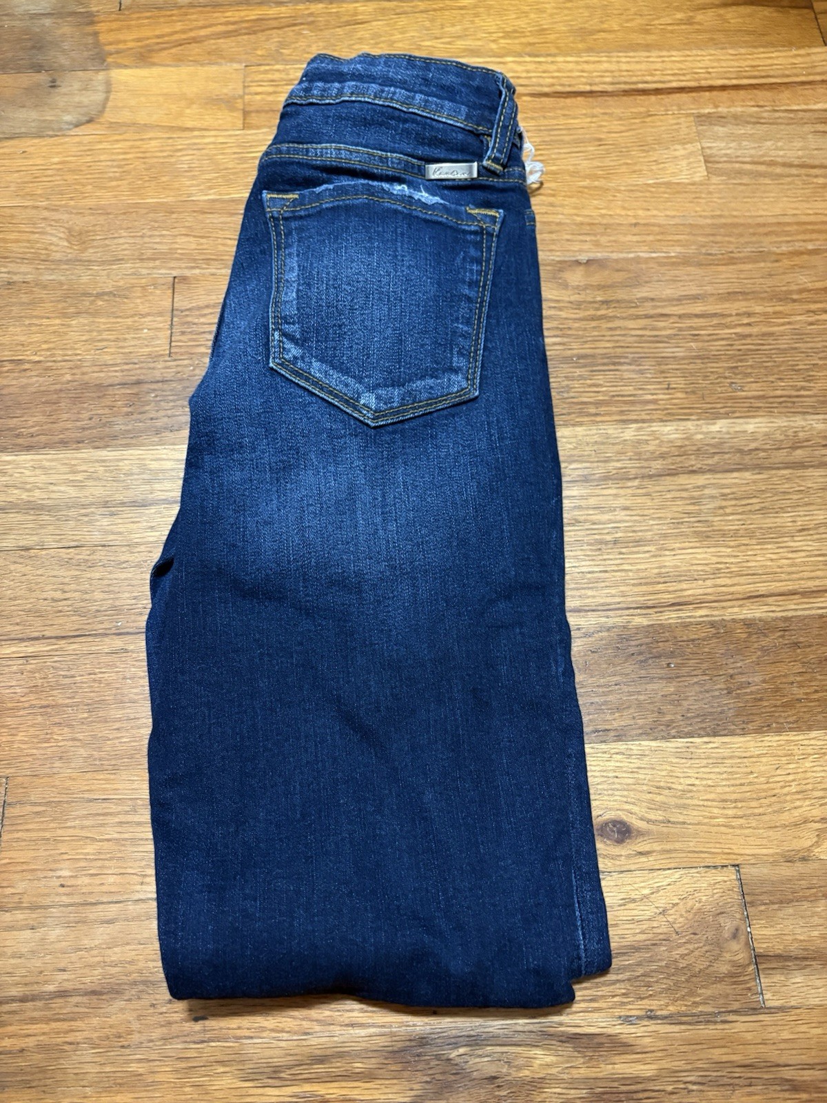 Kancan Women’s Dark Wash Distressed Skinny Blue Denim 5-Pocket Jeans
