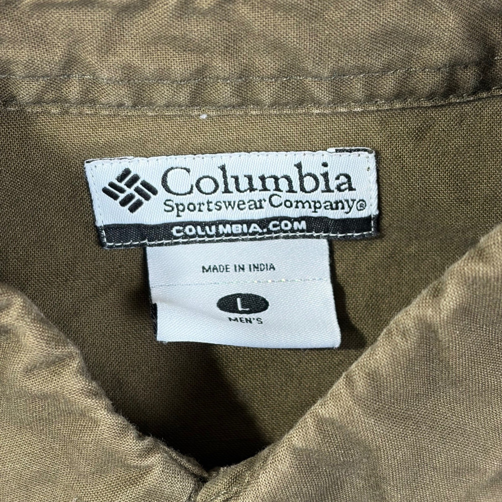 Columbia Sportswear Long Sleeve Button Up Shirt Deer Logo Khaki Men’s Size L