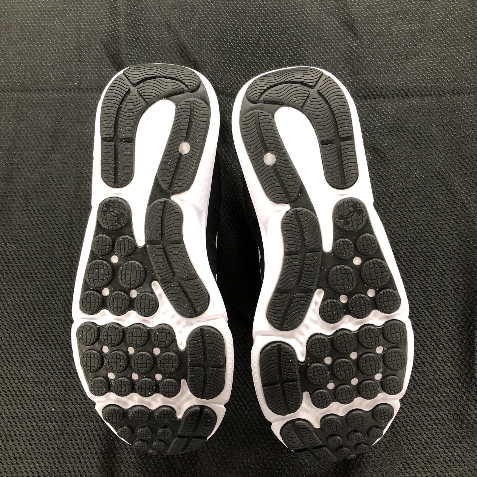 Under Armour Charged Assert Shoes Mens Size 11 Black Sneakers 3026175-001