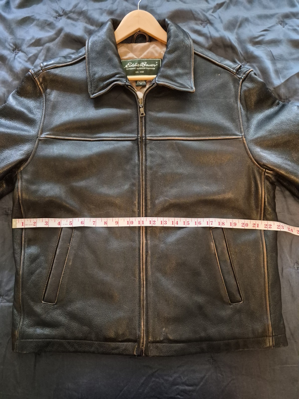 Eddie Bauer Men’s Black Leather Jacket Size M Full Zip Quilted Lined Pockets
