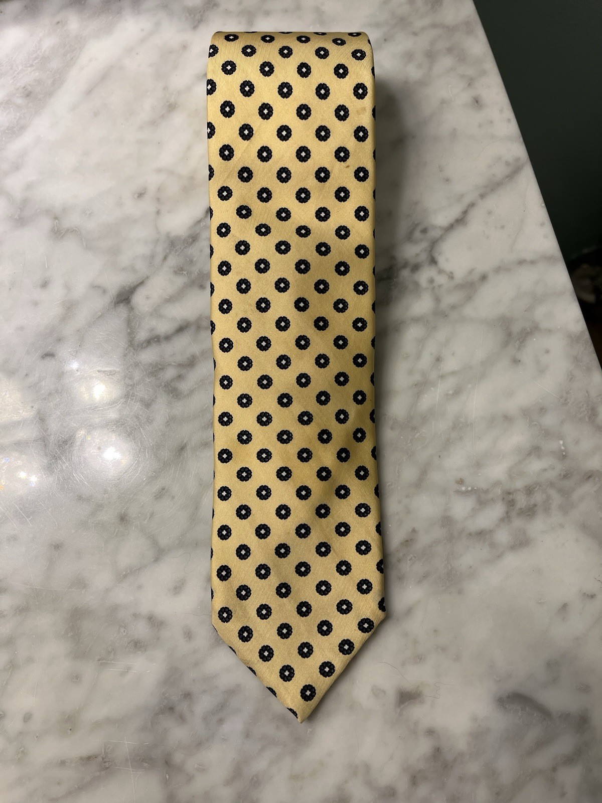 Vtg Jack Henry Club Shop Silk Hand Printed England Tie Yellow Gold Blue
