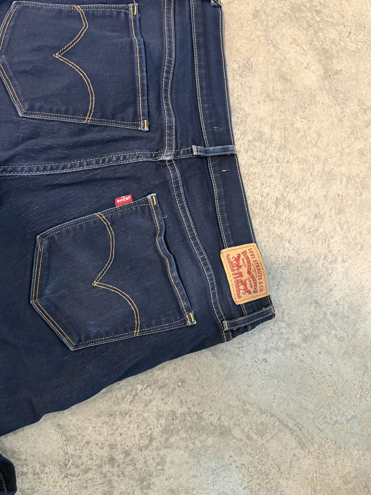 Levis Womens 314 Shaping Straight Jeans W30 L32 Dark Wash