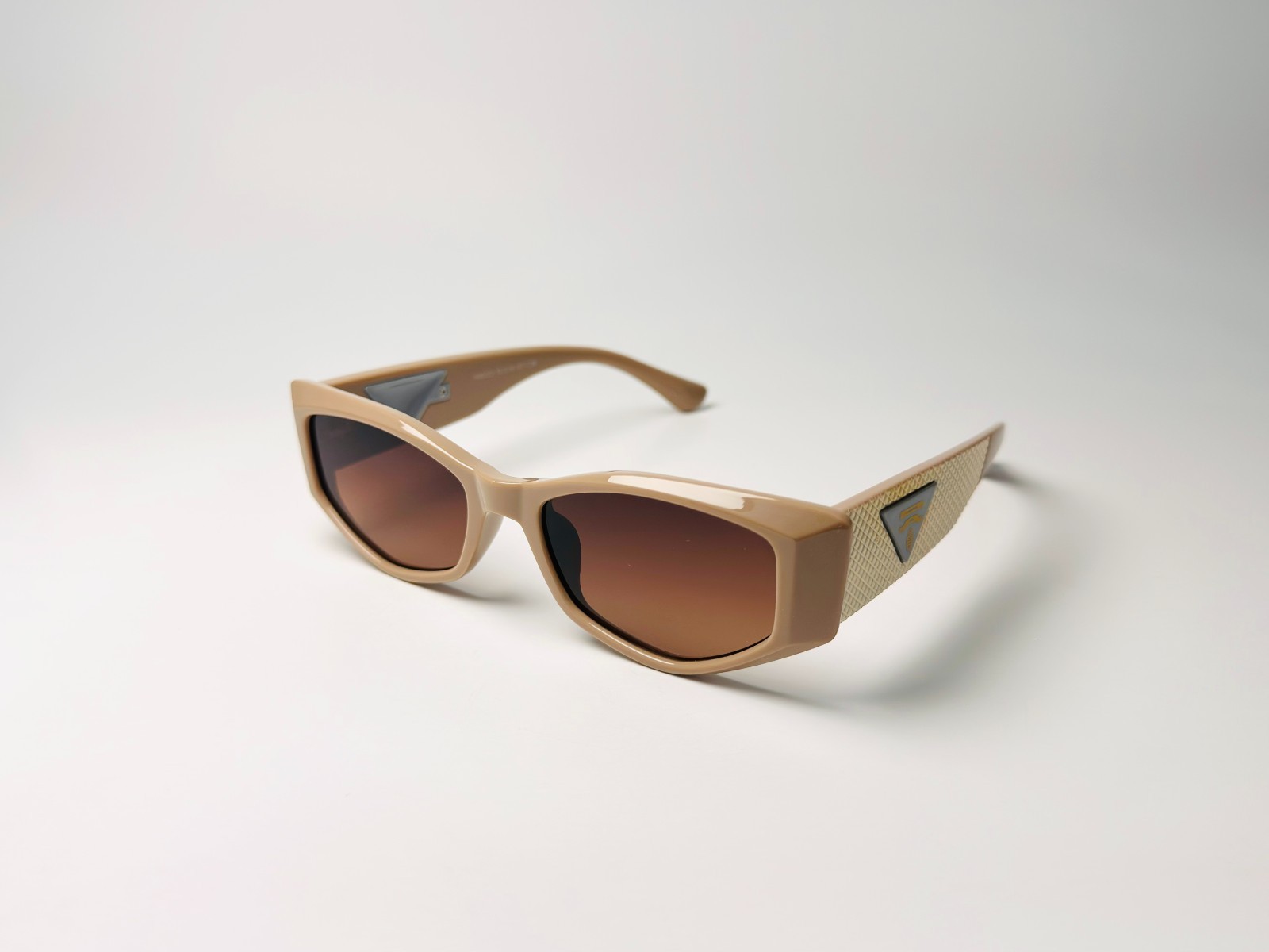Beige Rectangle Sunglasses for Women Luxury Designer Style Shades Retro Fashion