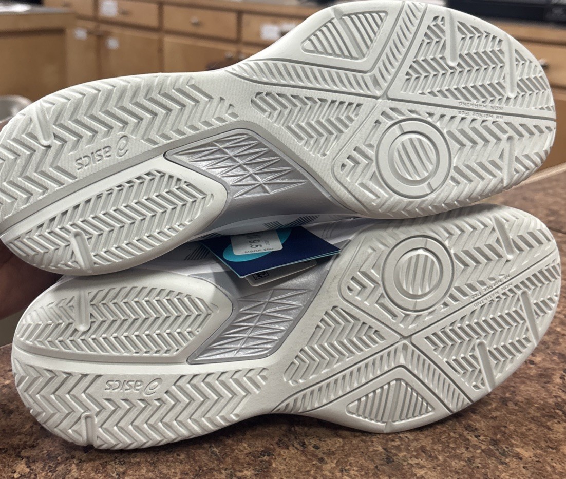Size 9.5 Men’s Medium- ASICS GEL-Game 7 White