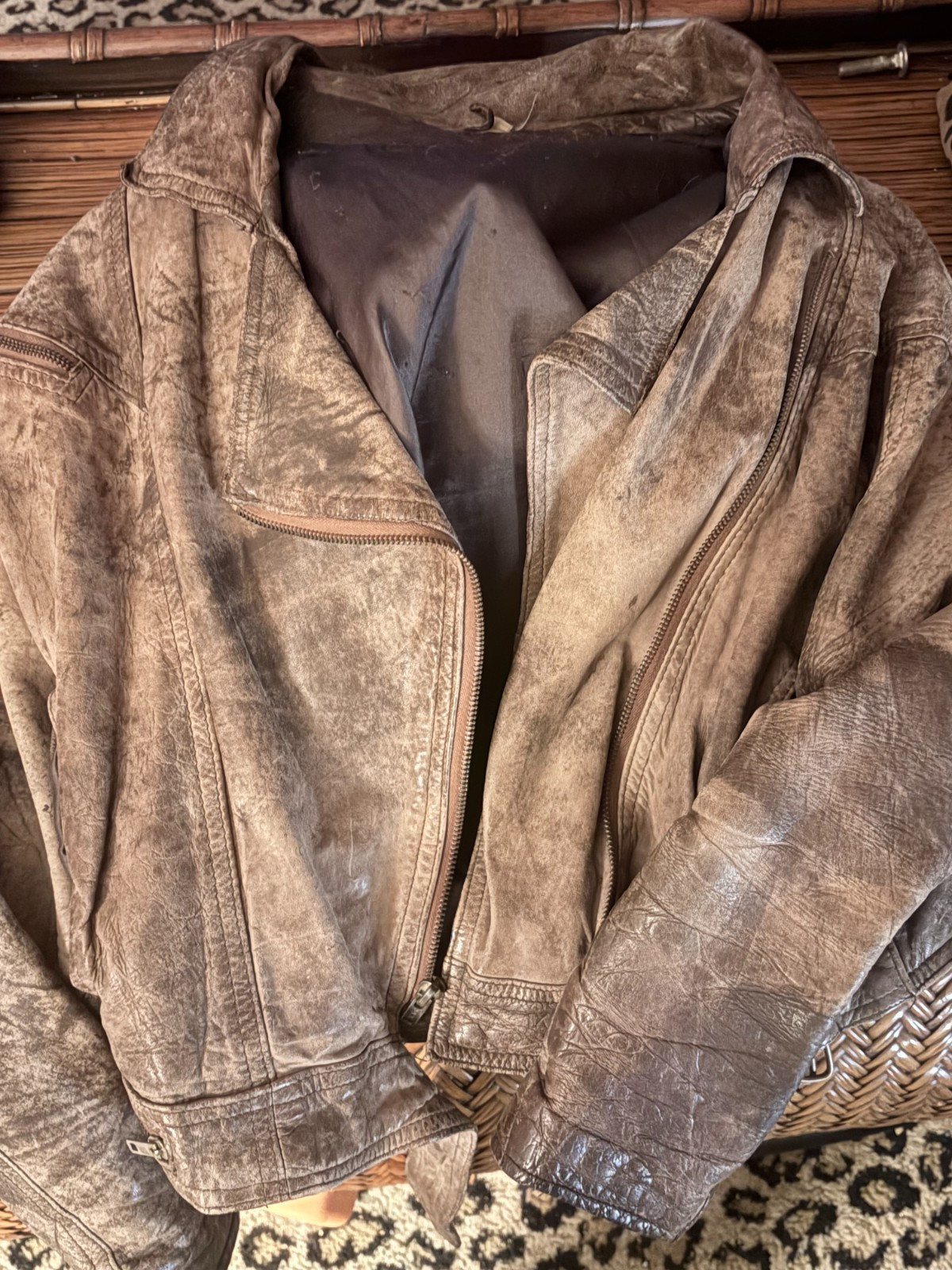 Vintage brown leather jacket gently used medium, good condition