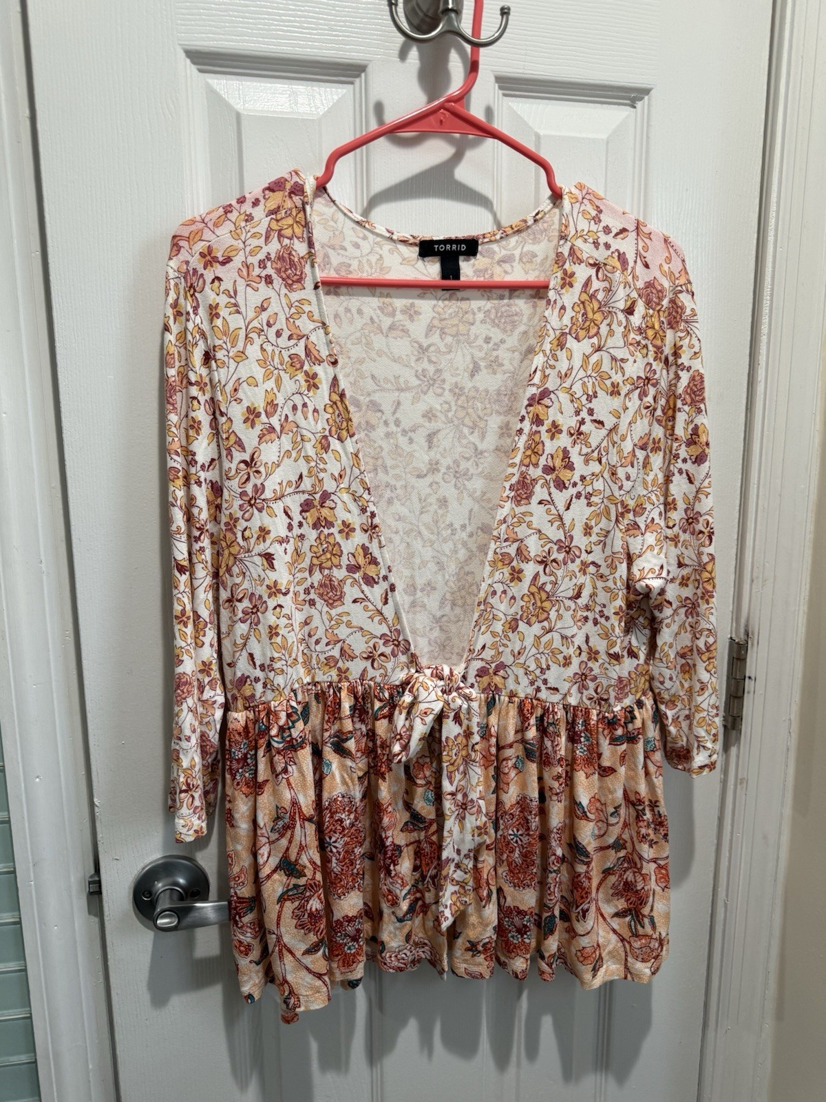 Torrid Floral Multicolor Tie-Front V-Neck 3/4 Sleeve Knit Rayon Blouse 1 boho