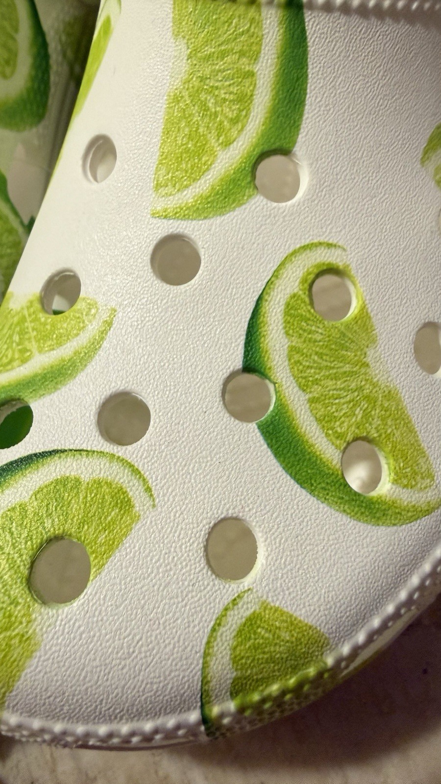 Authentic Crocs Comfort Classic Clogs Size: Men 5 /Women 7 White Lime Print New