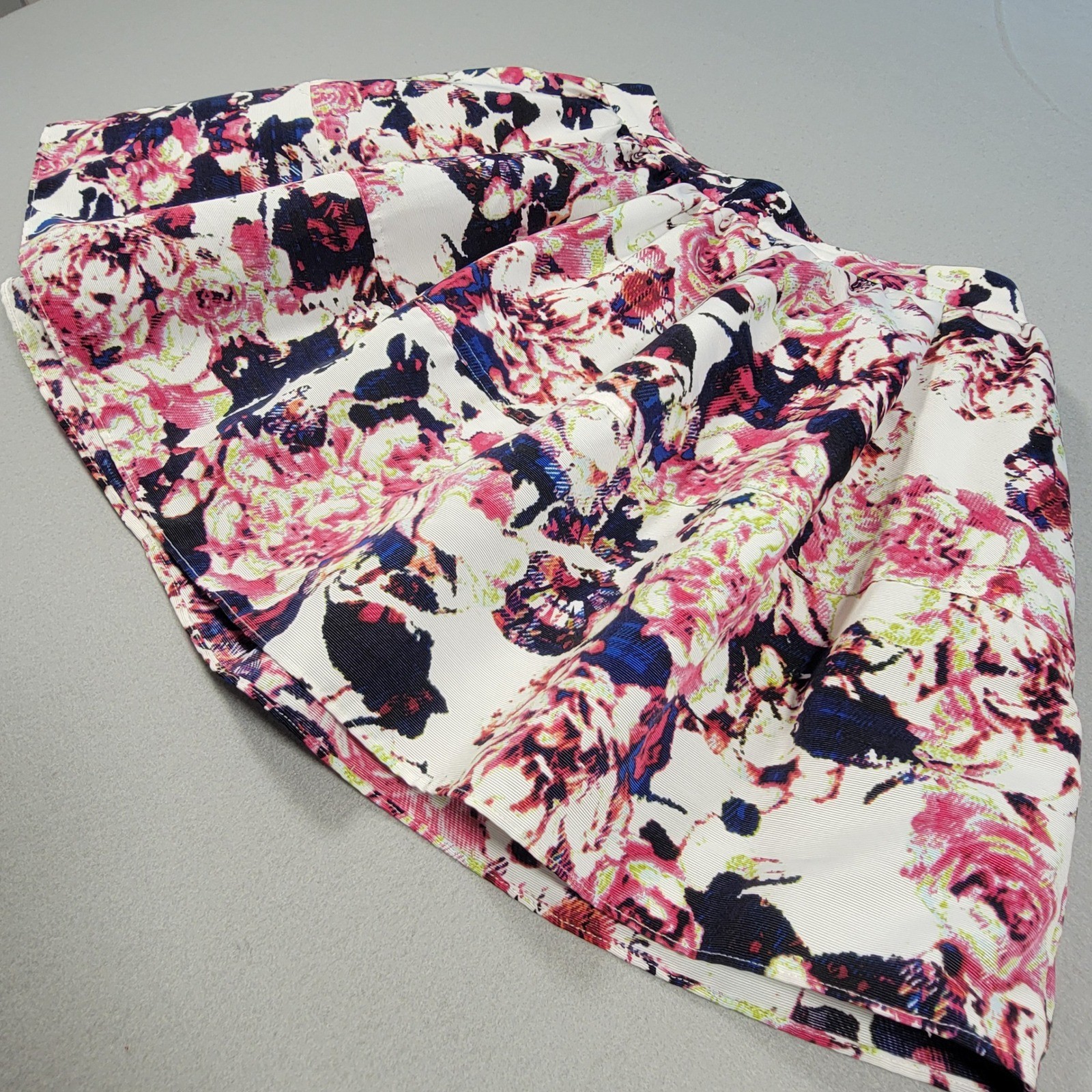 Express Floral Print Mini Skirt Womens Size 10 White Pink Blue Lined Pockets