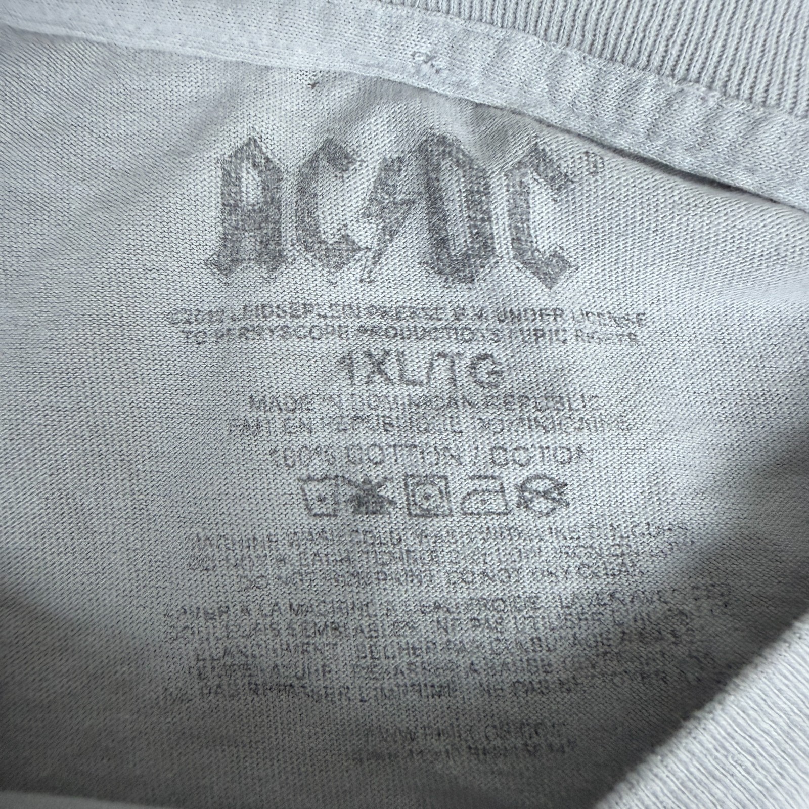 ACDC Shirt Mens Extra Large White Highway To Hell Angus Young Short Sleeve