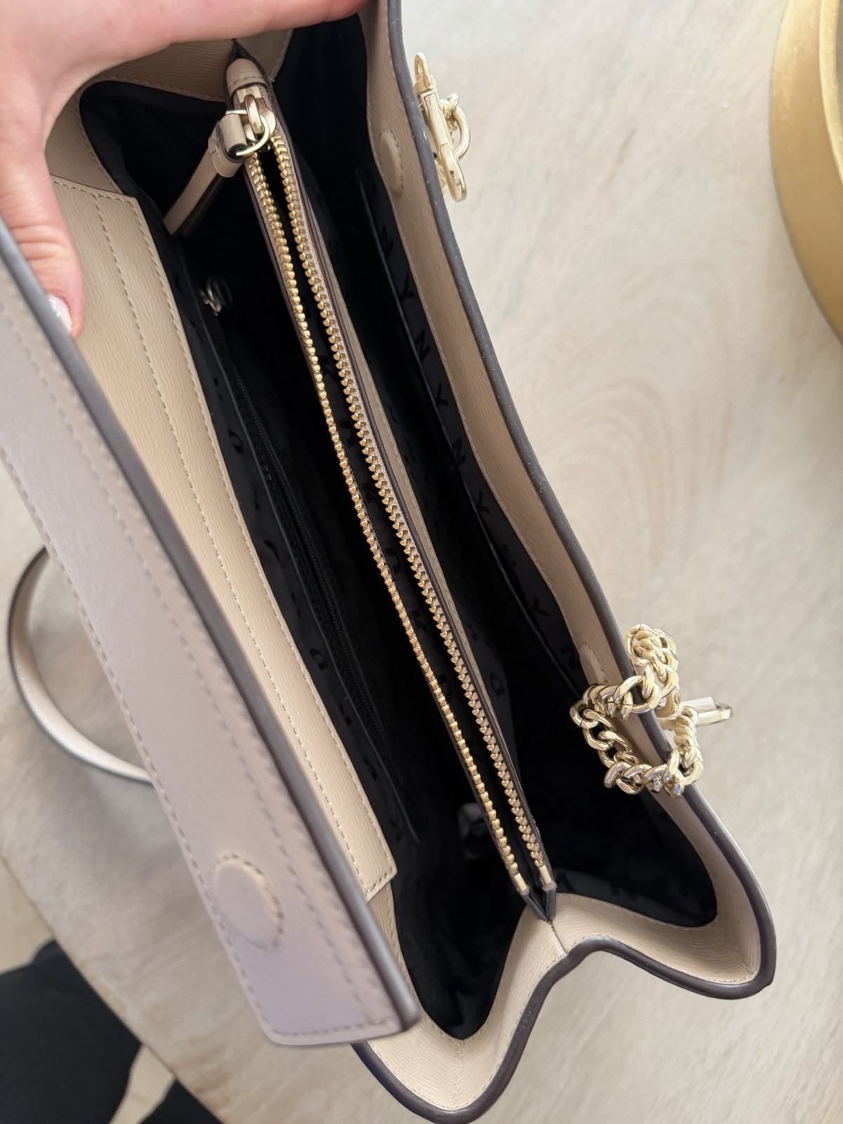 DKNY Beige Tote Shoulder Bag Gold Chain Straps Logo Charm Zip Closure Pockets