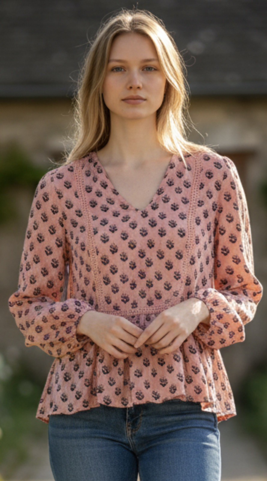 LOFT Women’s Blouse – Blush Pink With textured Flowers – Long Sleeve – 2XL