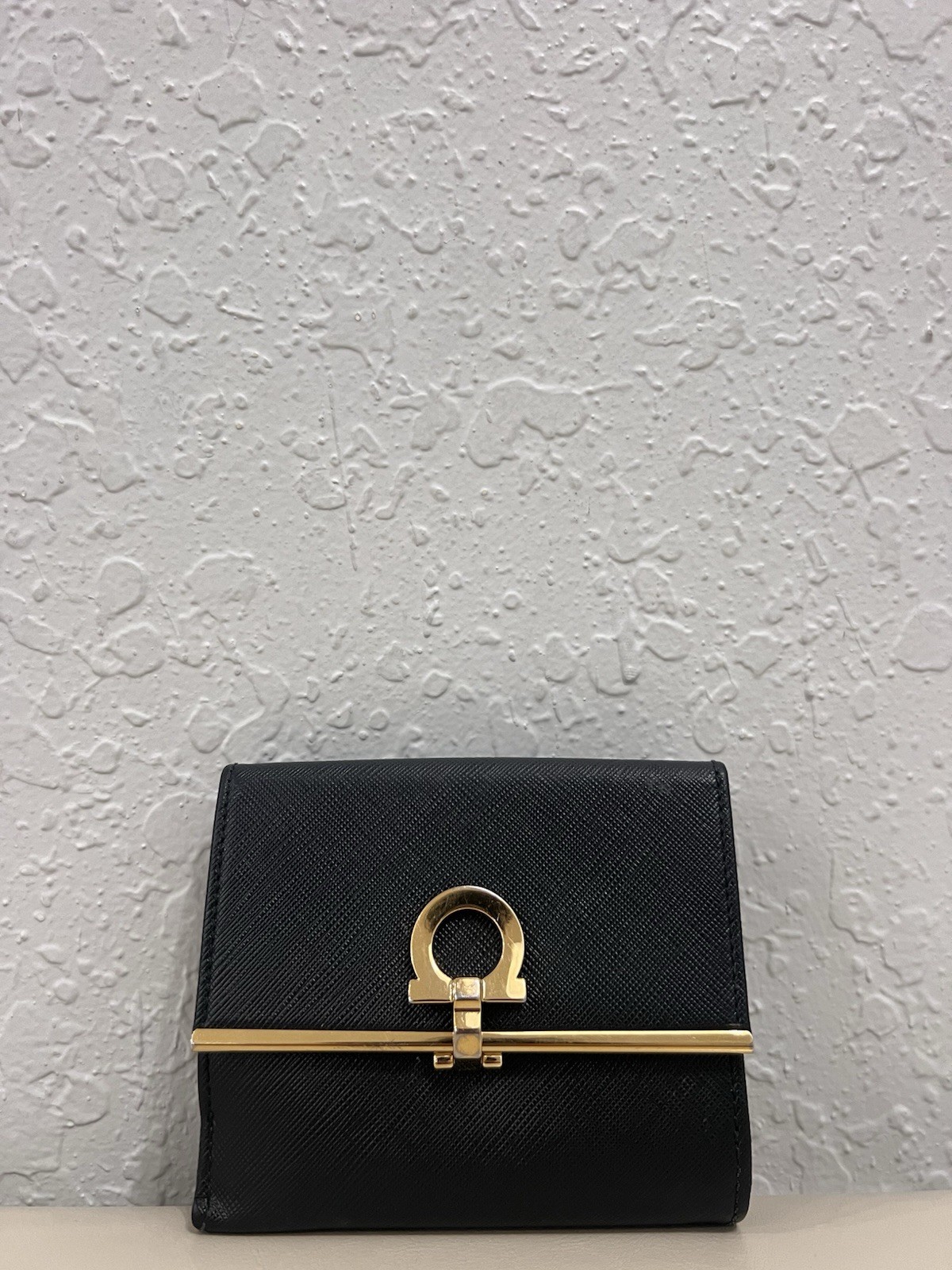 Salvatore Ferragamo Gancini Textured Leather Bifold Black Wallet￼