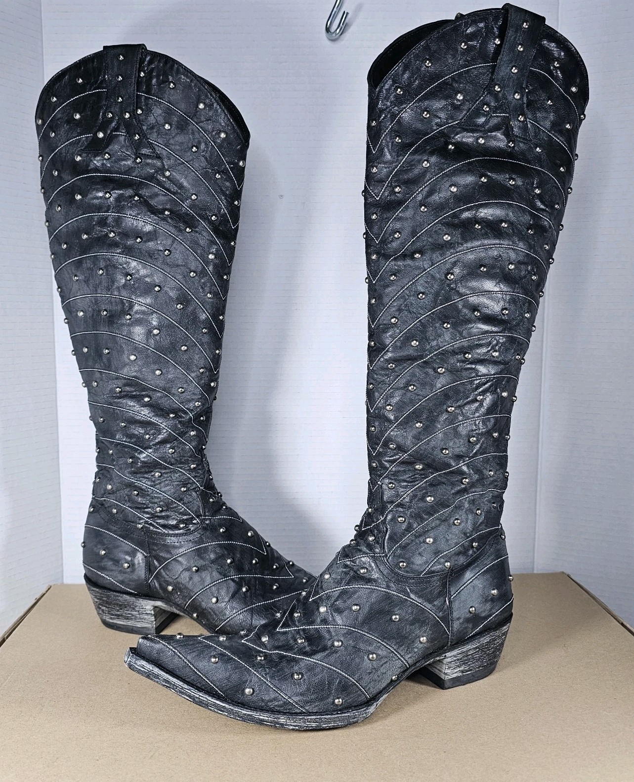 Old Gringo 18 in Black Studded Boots Hosifukami Sz 9 Knee High Zippered