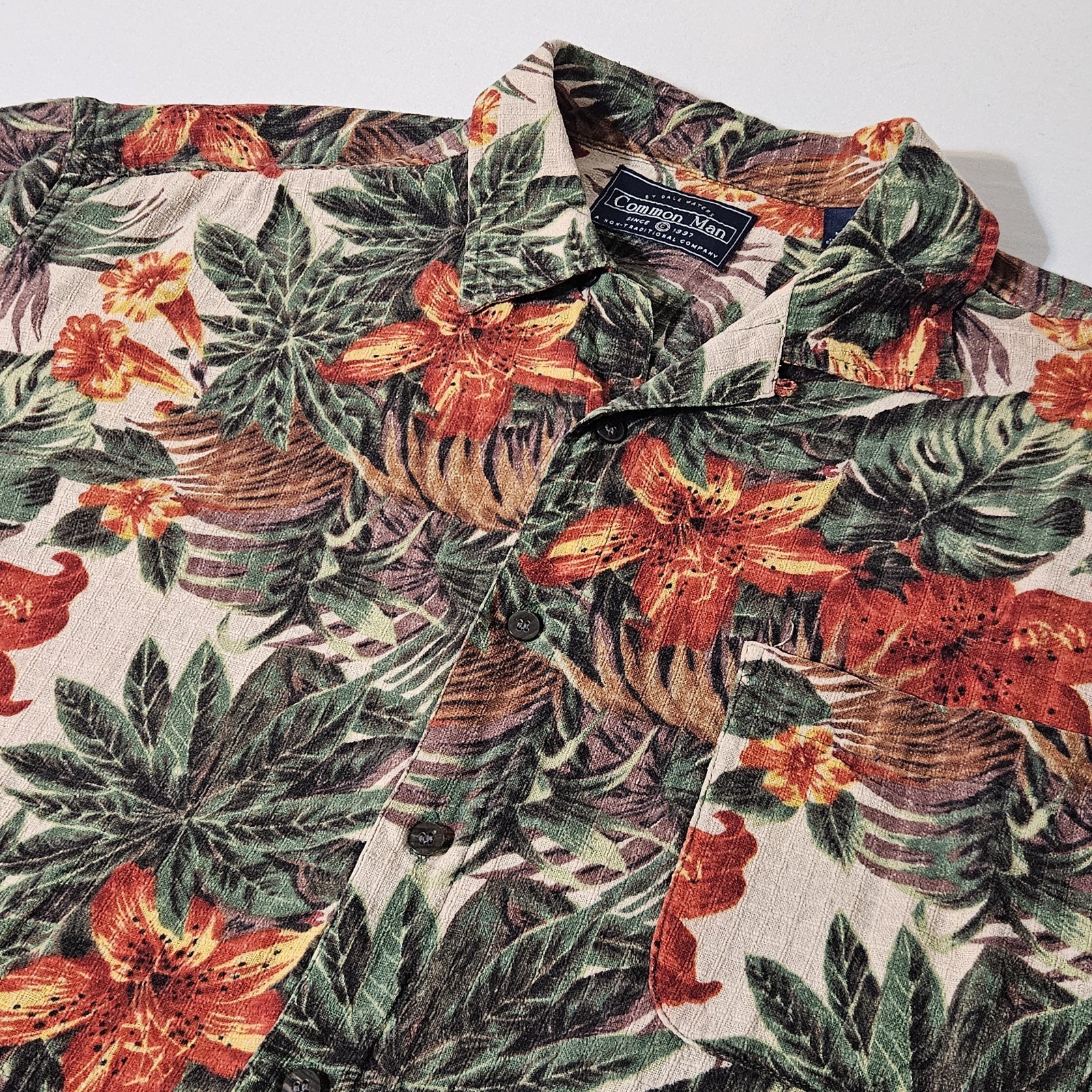 Vintage Common Man Hawaiian men’s L silk floral multicolor island Shirt