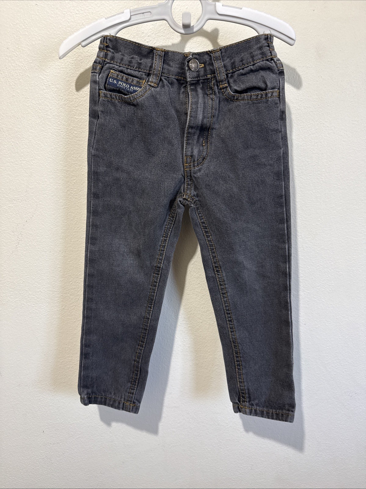 14 pants brands listed below , 2 sets and shorts boys size 3T
