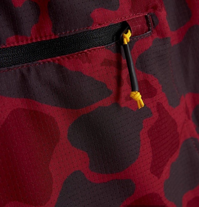 $70 Florence Men’s Elastic Waist 7” Shorts- Maroon Camo- Medium – NEW Tags