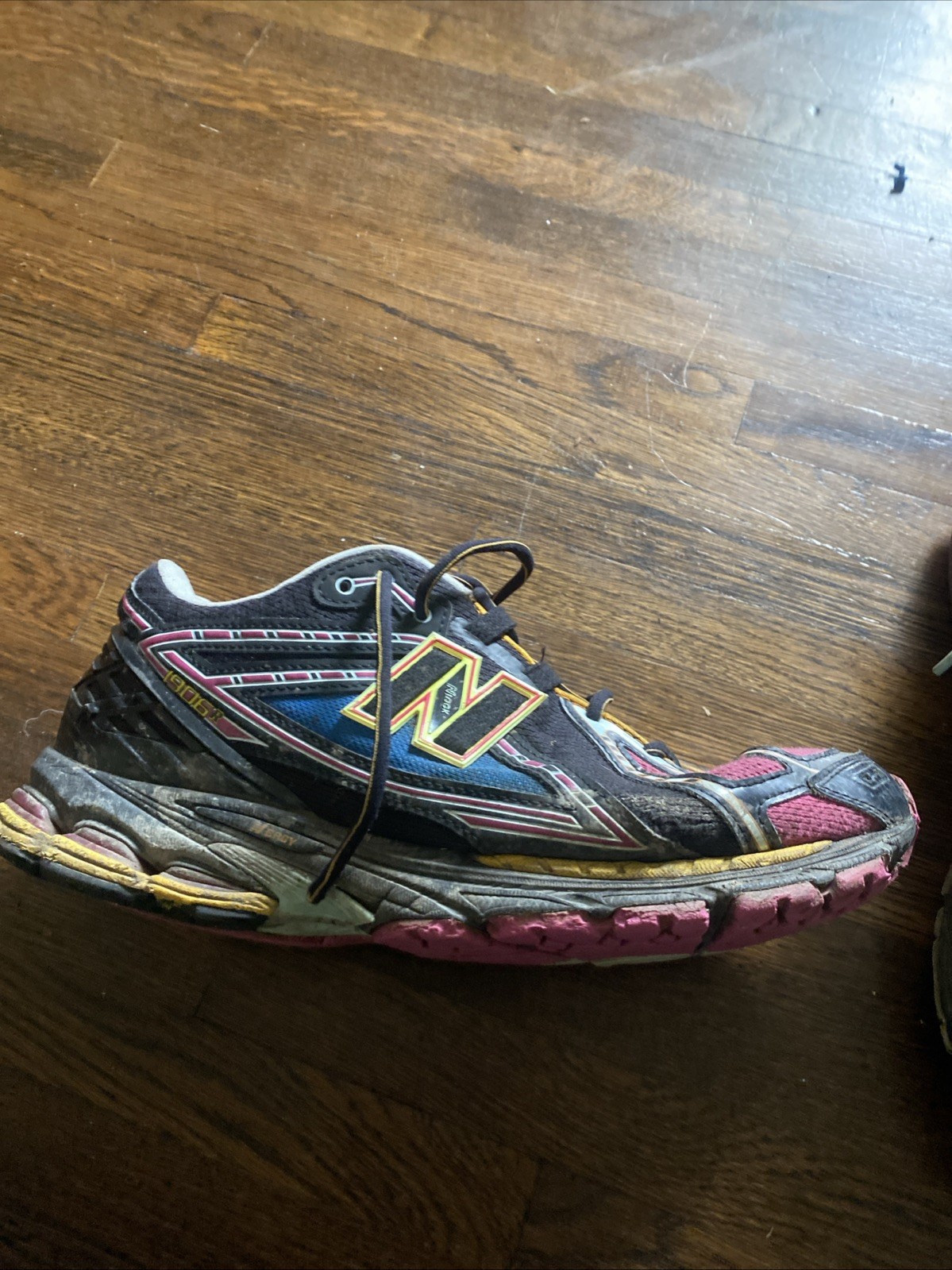 New Balance 1906R Neon Nights