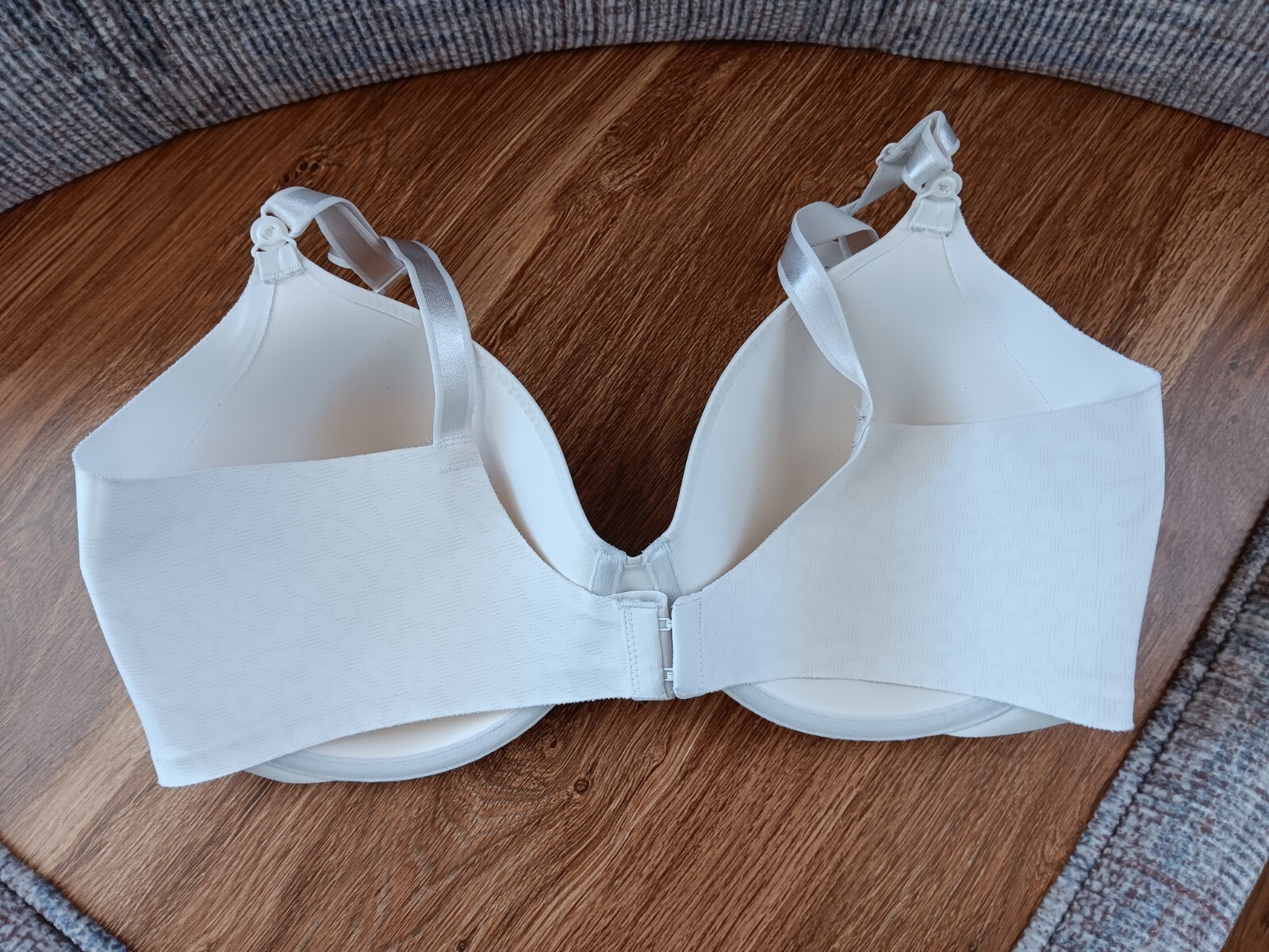 Warners White Underwire No Side Effects Lightly Lined T-Shirt Bra Size: 38D 5781