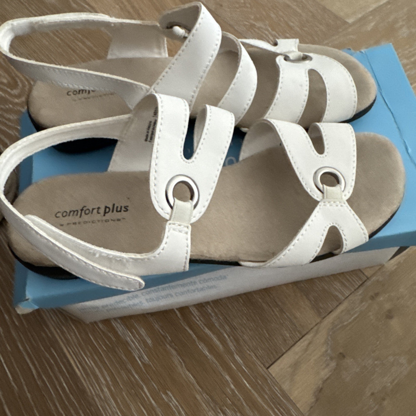 In Original Box: Comfort Plus Sandals Ladies Size 8 Wide barely worn