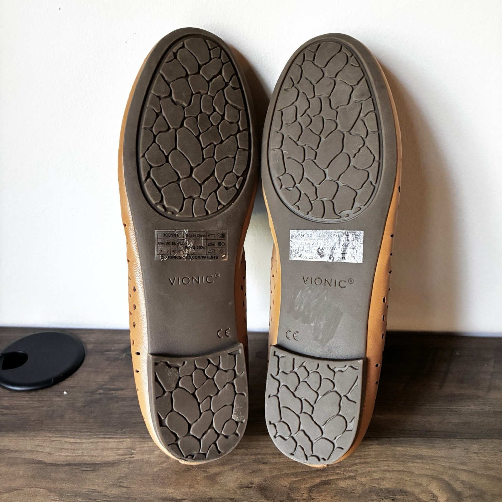 Vionic Robyn II Leather Laser Cut Ballet Slip On Flats Cognac Tan Womens 11