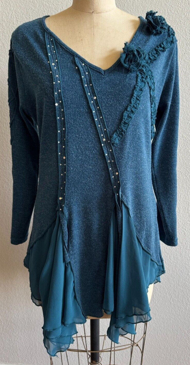 Pretty Angel Blue Tunic Top Sz Medium Linen Rayon Lagenlook Rhinestone Boho EUC
