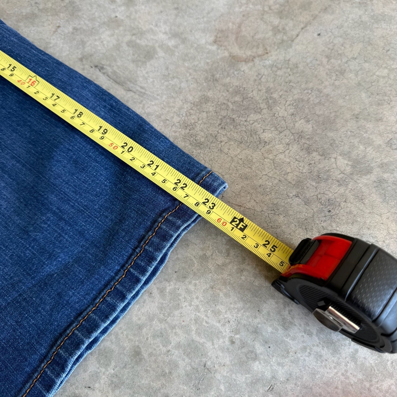 Vintage Y2K Levi’s 569 Loose Straight Denim Baggy Jorts