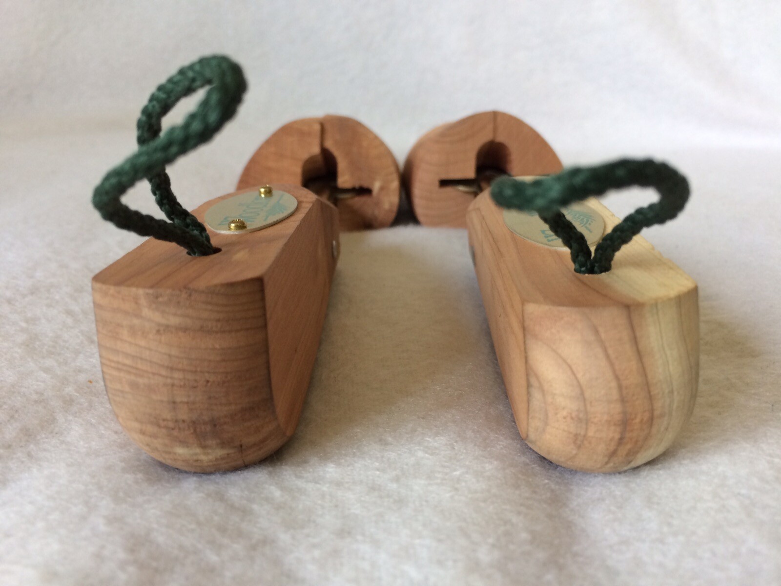 Woodlore Wooden Shoe Tree Shaper Form with Straps Made In USA 10.25 inches EUC