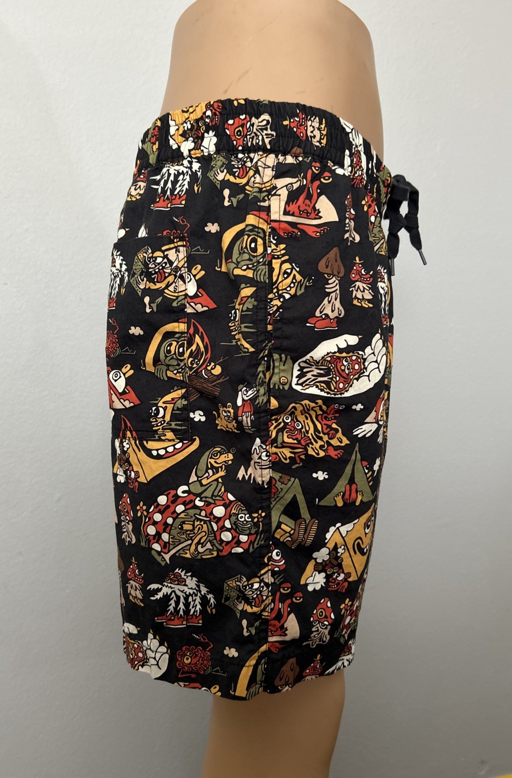 Killer Acid Men’s Get Lost Shorts Size Medium Camp All Over Graphics Black